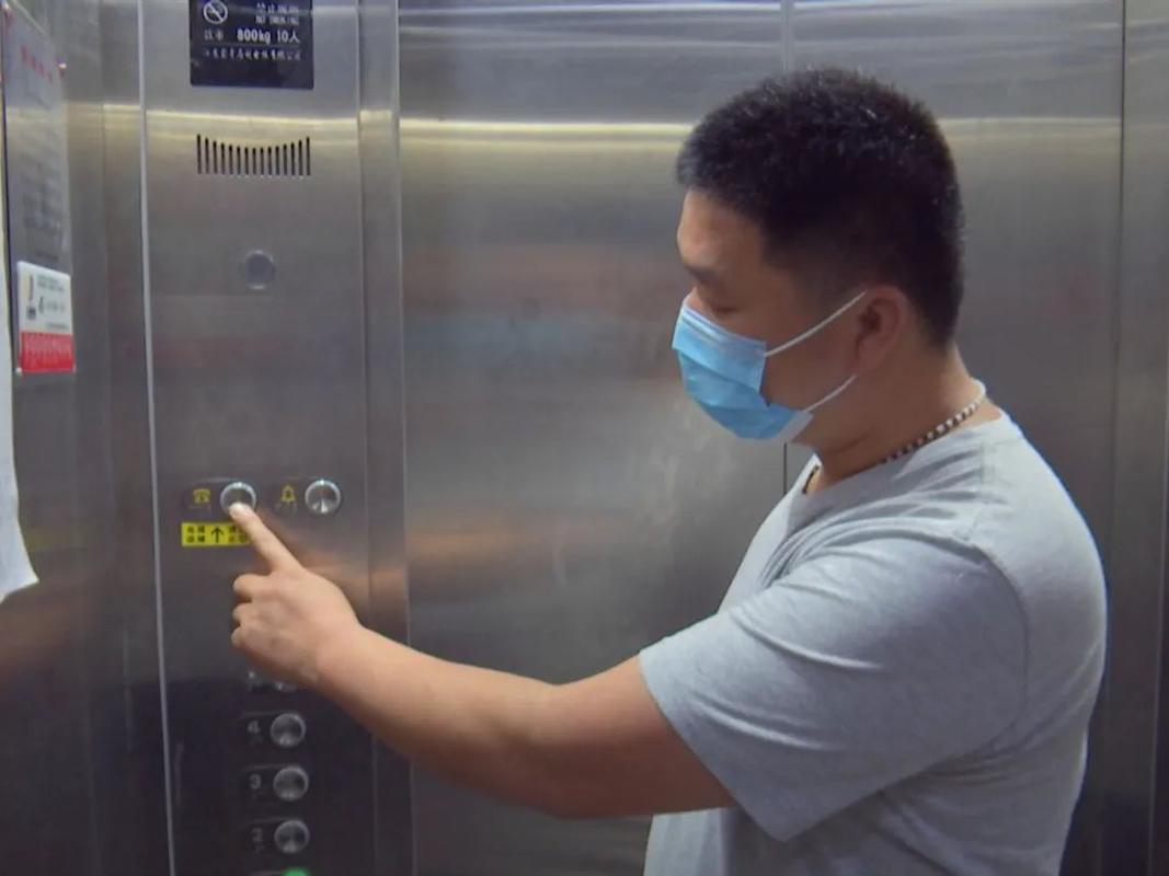 新门内部资料免费提供大全(最新章节)和挡电梯门致幼童被困与挡电梯门这事到底有多危险?